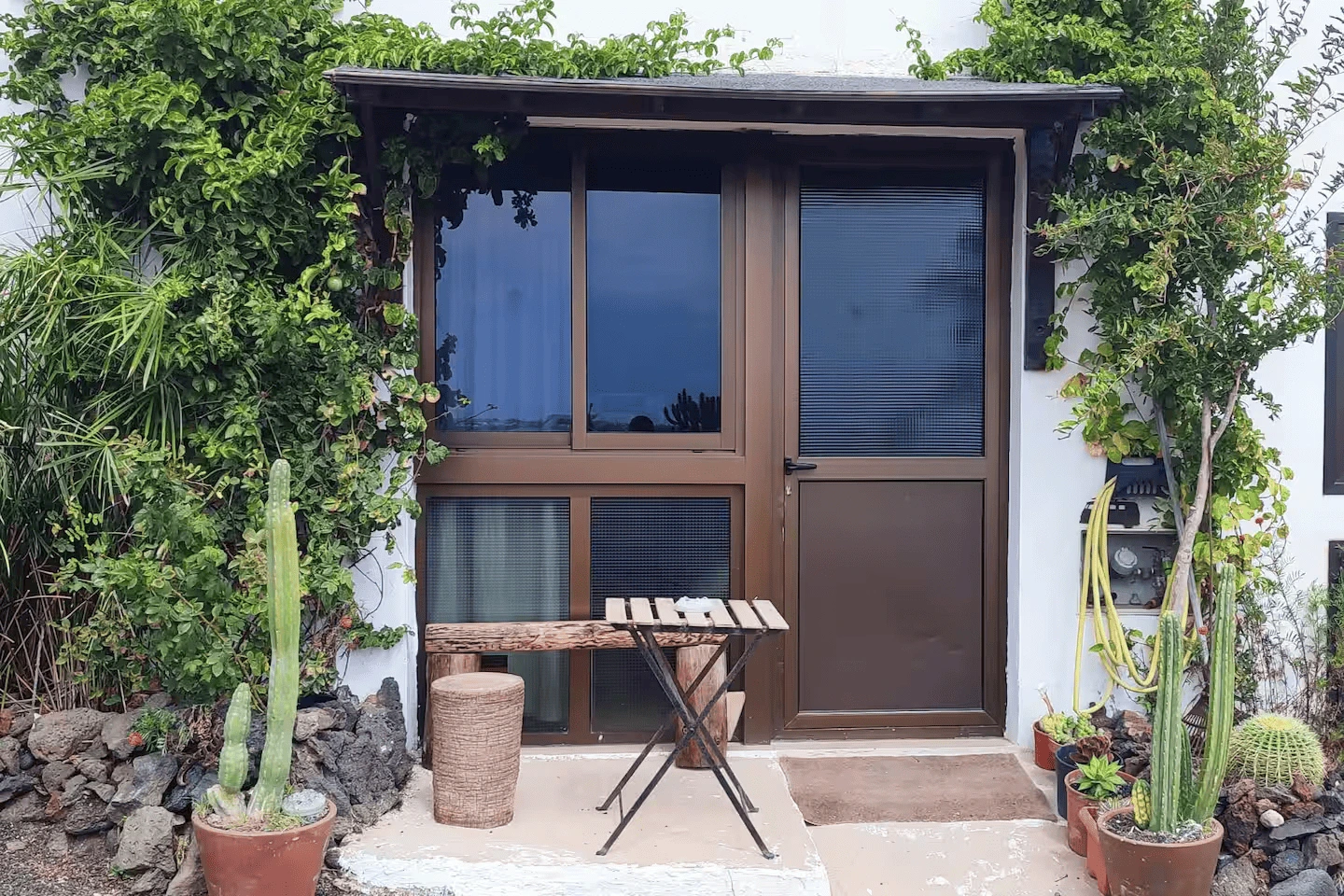 Puerta de entrada apartamento Los Ancones Costa Teguise
